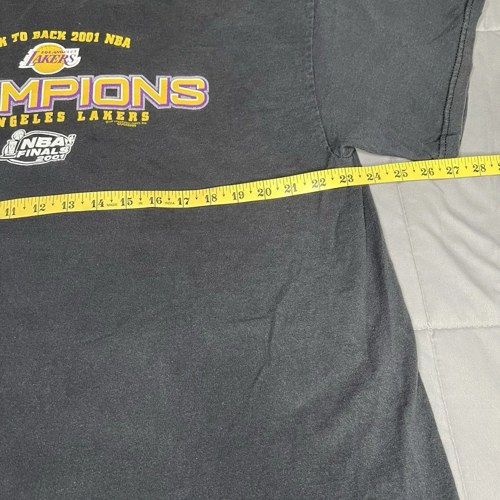 Los Angeles Lakers Shirt Men Size XL 2001 NBA Champions Back to Back Champions